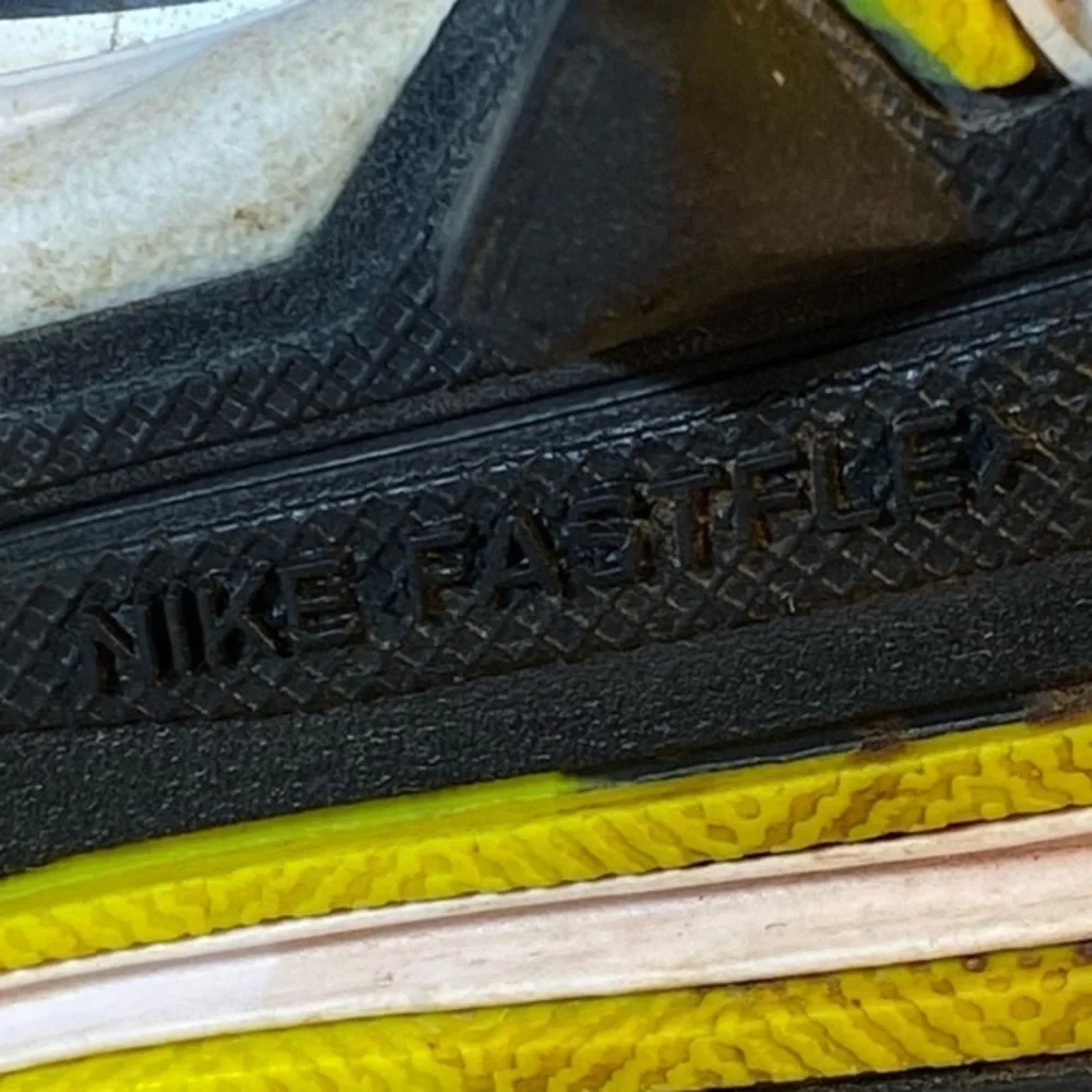 Nike BSBL FastFlex Vapor‎ Shoes Boys Cleats Athletic Size 4.5Y